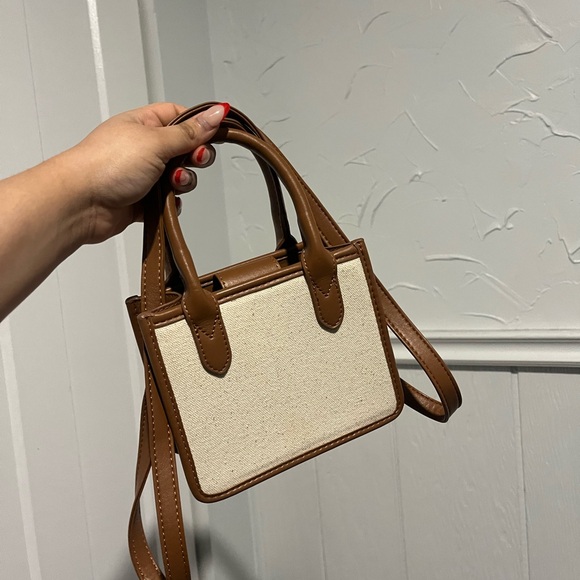 Handbag - Picture 2 of 5